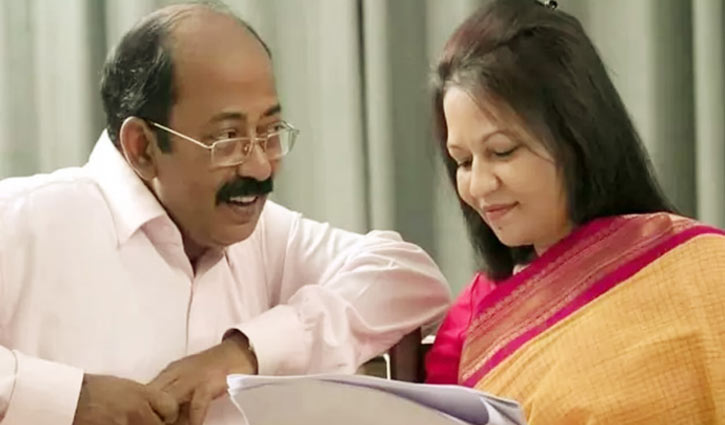 হুমায়ূনের জন্মদিনে এলো গুলতেকিনের বিয়ের খবর হুমায়ূনের জন্মদিনে এলো গুলতেকিনের বিয়ের খবর