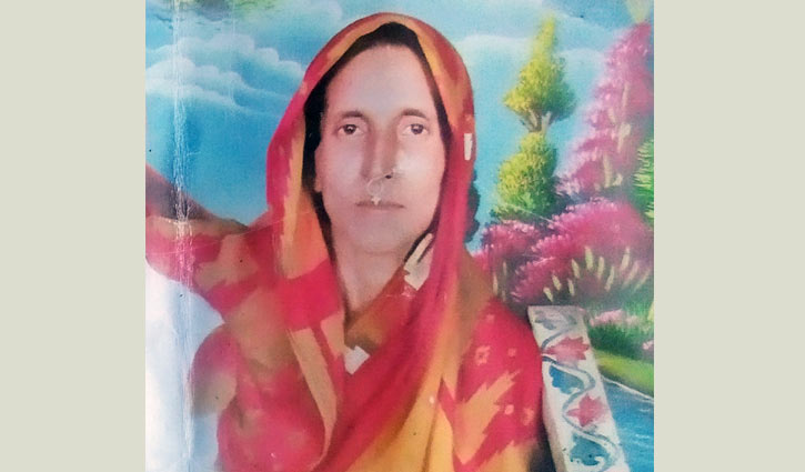 একমাসেও সন্ধান মেলেনি গৃহবধূর একমাসেও সন্ধান মেলেনি গৃহবধূর