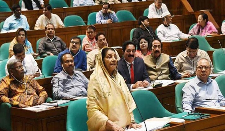 ‘ট্রেন চালাতে পারি না, মেট্রো রেল চালাব কীভাবে’ ‘ট্রেন চালাতে পারি না, মেট্রো রেল চালাব কীভাবে’