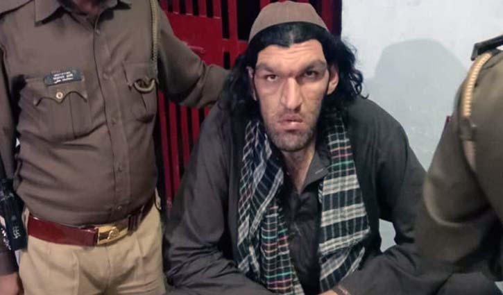 ভারতে বিপাকে পড়েছেন ৮ ফুট ২ ইঞ্চি উচ্চতার এই ক্রিকেট ভক্ত ভারতে বিপাকে পড়েছেন ৮ ফুট ২ ইঞ্চি উচ্চতার এই ক্রিকেট ভক্ত
