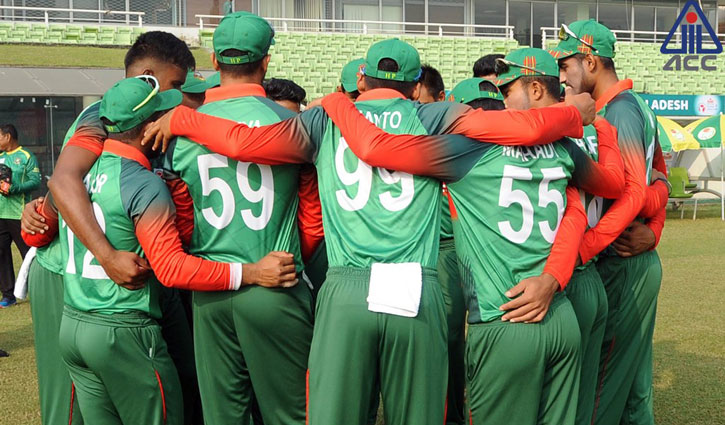 Pakistan set 302-run target for Bangladesh