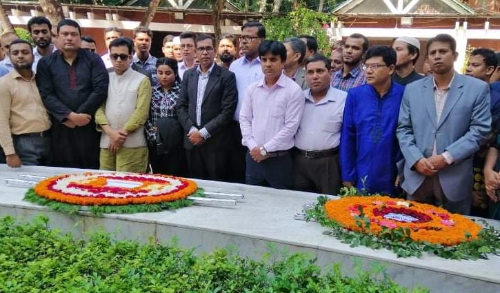 বঙ্গবন্ধুর সমাধিতে লেজিসলেটিভ সচিবের শ্রদ্ধা বঙ্গবন্ধুর সমাধিতে লেজিসলেটিভ সচিবের শ্রদ্ধা