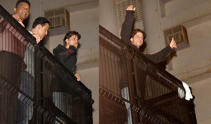 Fans gather outside ‘Mannat’ to wish King Khan