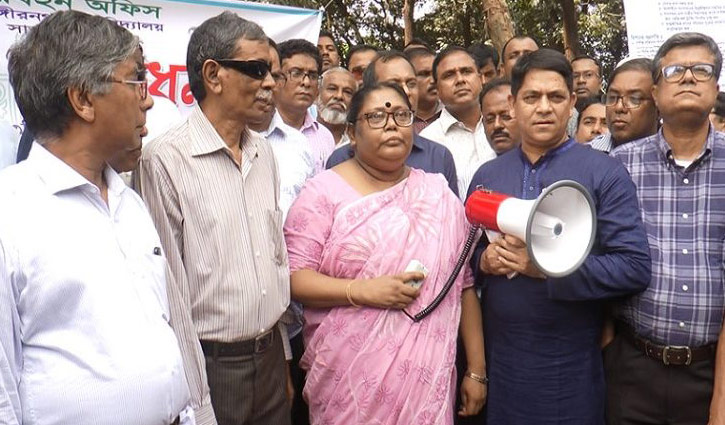জাবিতে ‘দুর্নীতি’ নিয়ে পাল্টাপাল্টি কর্মসূচি জাবিতে ‘দুর্নীতি’ নিয়ে পাল্টাপাল্টি কর্মসূচি