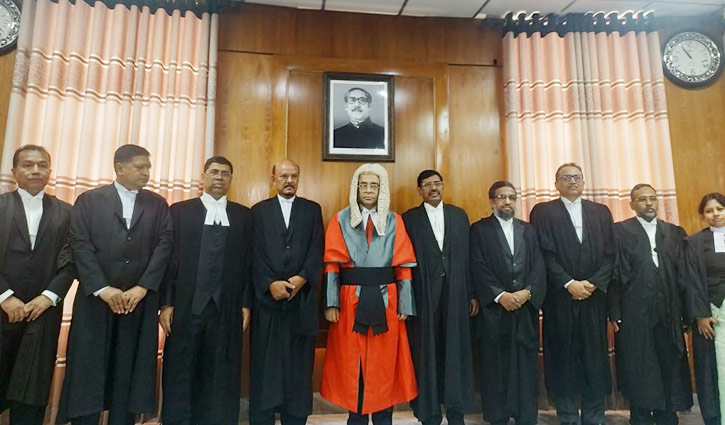 শপথ নিলেন হাইকোর্টের ৯ বিচারপতি শপথ নিলেন হাইকোর্টের ৯ বিচারপতি