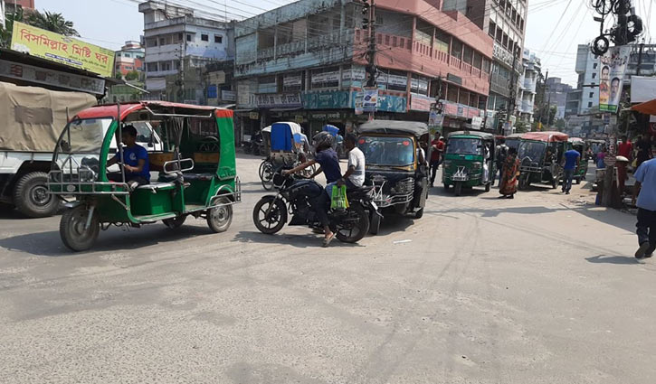 রিকশা ধর্মঘটে ইজিবাইকের পোয়াবারো!