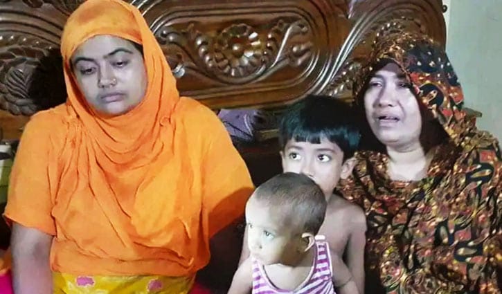 নর্দমায় শিশুর গলা কাটা লাশ নর্দমায় শিশুর গলা কাটা লাশ
