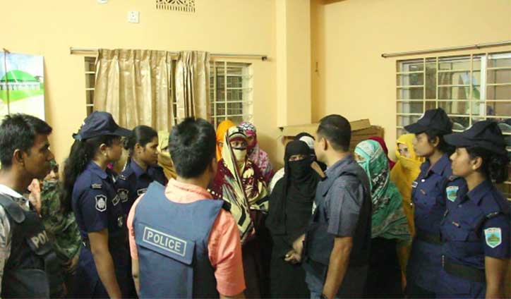ইসলামী ছাত্রী সংস্থার সদস্যসহ আটক ১৪ ইসলামী ছাত্রী সংস্থার সদস্যসহ আটক ১৪