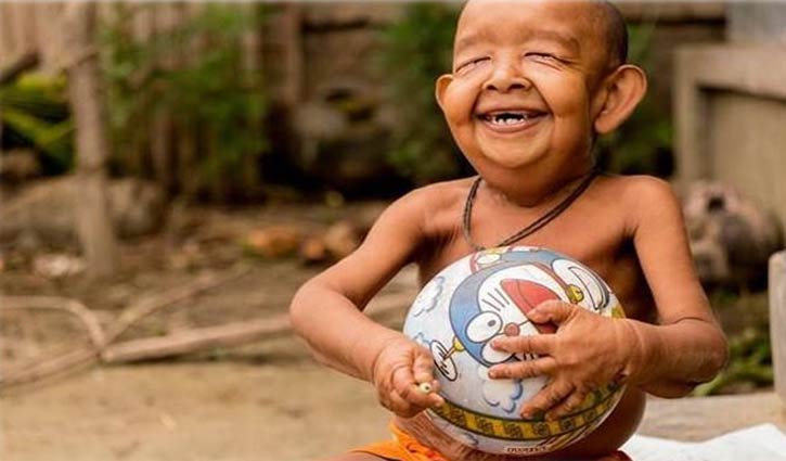 পাঁচ বছরের বৃদ্ধ পাঁচ বছরের বৃদ্ধ