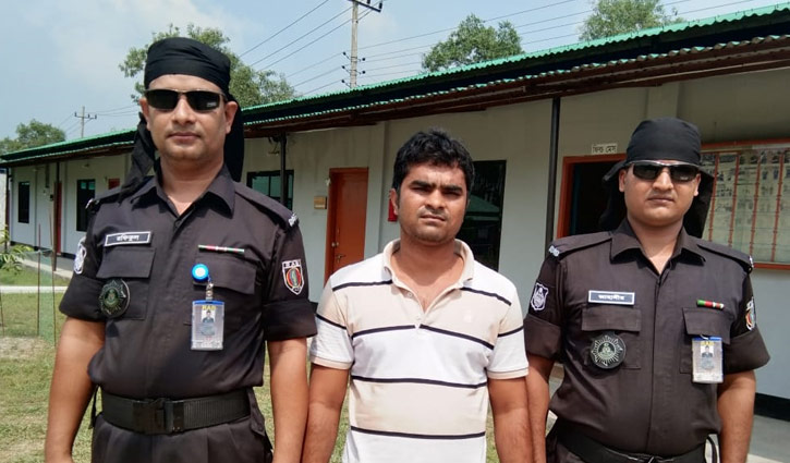 Man arrested with firearms in Mymensingh