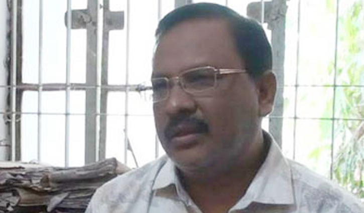 সাতক্ষীরায় স্টোর কিপার ফজলুল হকের আত্মসমর্পণ সাতক্ষীরায় স্টোর কিপার ফজলুল হকের আত্মসমর্পণ