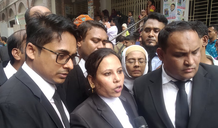 শুনানিতে সম্রাটের জন্য কাঁদলেন আইনজীবী শুনানিতে সম্রাটের জন্য কাঁদলেন আইনজীবী