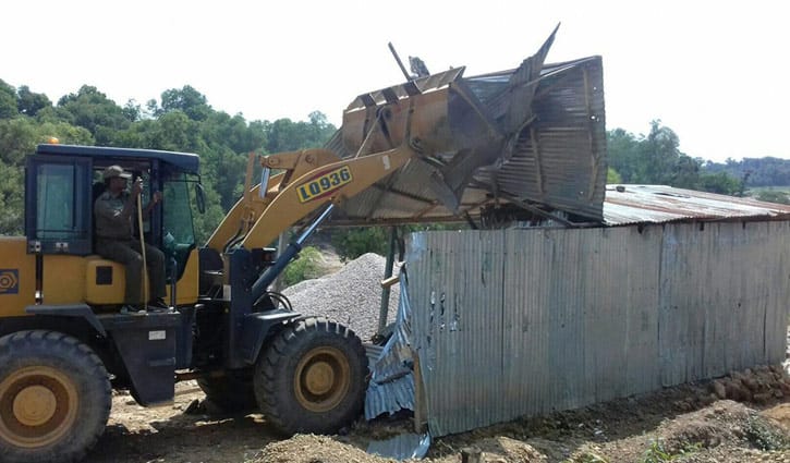 জাফলংয়ে অর্ধশত স্থাপনা উচ্ছেদ জাফলংয়ে অর্ধশত স্থাপনা উচ্ছেদ