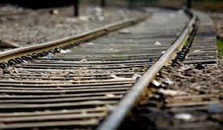 Man crushed under train in Chuadanga
