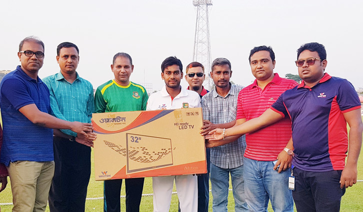 আবু নাসের স্টেডিয়ামে টেলিভিশন দিল ওয়ালটন আবু নাসের স্টেডিয়ামে টেলিভিশন দিল ওয়ালটন