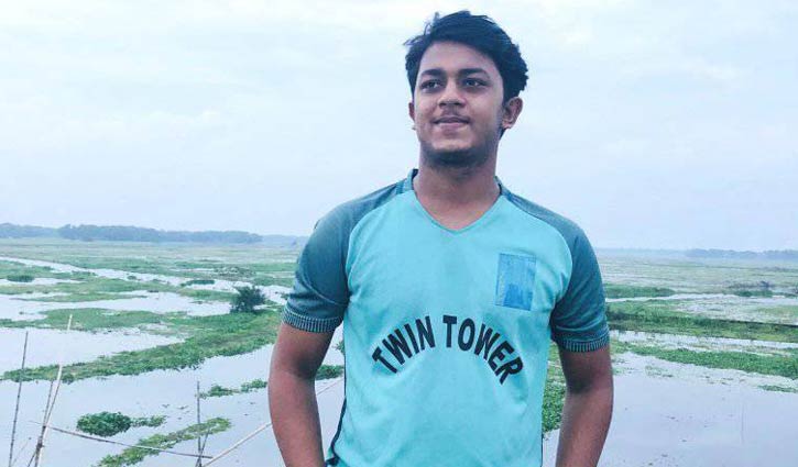 অভাব দমাতে পারেনি আইয়ুব মোড়লকে অভাব দমাতে পারেনি আইয়ুব মোড়লকে
