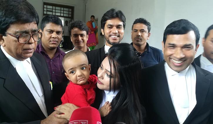 ৯ মাসের শিশুর রিট : ব্রেস্ট ফিডিং কর্নার স্থাপনে রুল