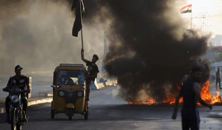 বিক্ষোভে উত্তাল ইরাক