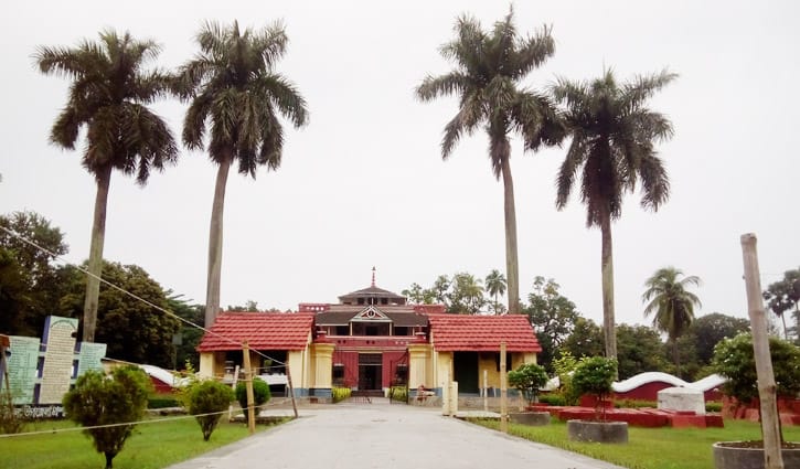 রবীন্দ্র স্মৃতিবিজড়িত কুঠিবাড়ি রবীন্দ্র স্মৃতিবিজড়িত কুঠিবাড়ি