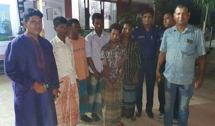 জয়পুরহাটে ৫ জুয়াড়ি আটক জয়পুরহাটে ৫ জুয়াড়ি আটক