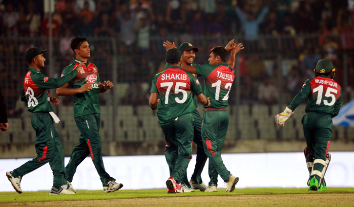 Bangladesh strikes leave Zimbabwe reeling