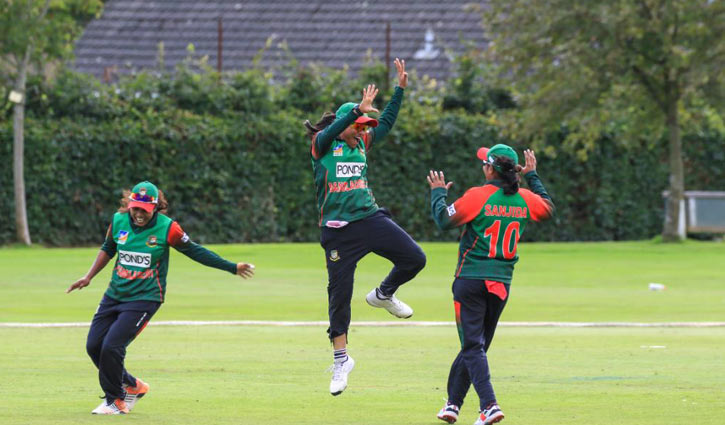 নাহিদার বোলিংয়ে দুইয়ে দুই বাংলাদেশের নাহিদার বোলিংয়ে দুইয়ে দুই বাংলাদেশের