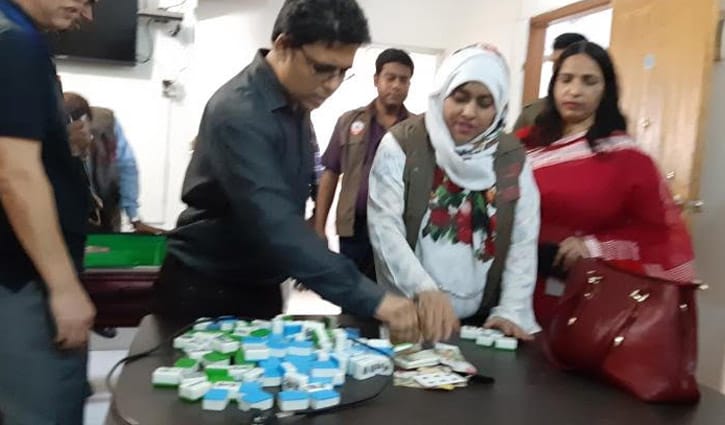 এবার ব্যাটারির কারখানায় ক্যাসিনো সামগ্রী