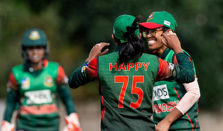 Cabinet hails women cricket team
