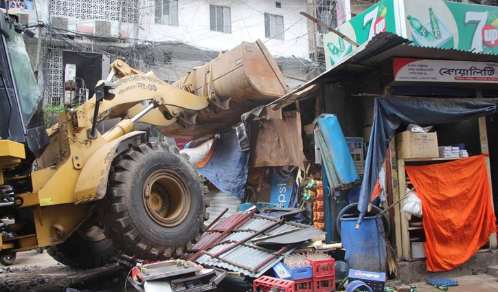 Over 100 illegal establishments evicted in Gulistan
