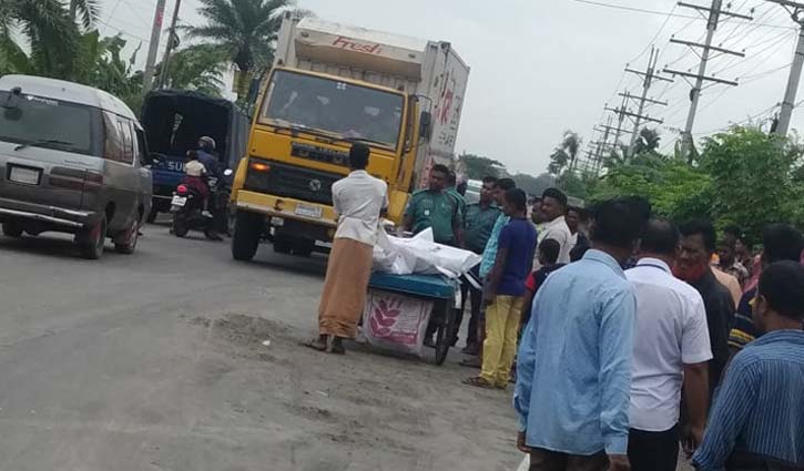 Bank official killed in Khulna road crash