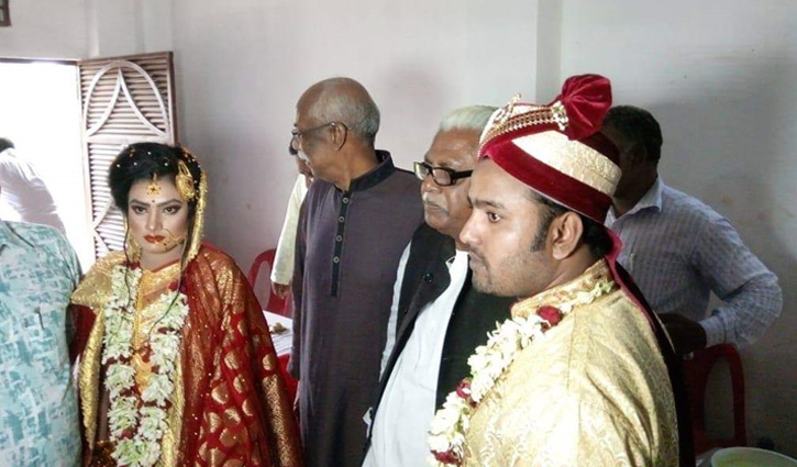 কনে এলেন বিয়ে করতে, সঙ্গে কনেযাত্রী