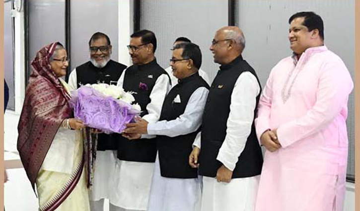 দেশে ফিরেছেন প্রধানমন্ত্রী