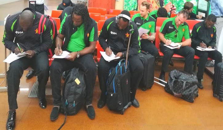 Zimbabwe cricket team arrives in Dhaka
