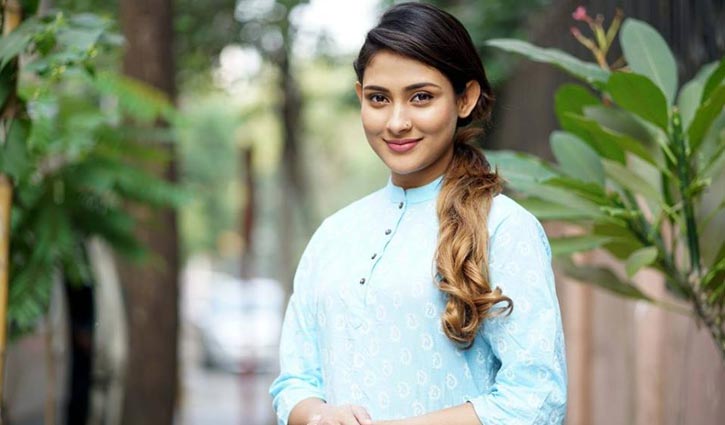 আপনার অপেক্ষায় মেহজাবিন