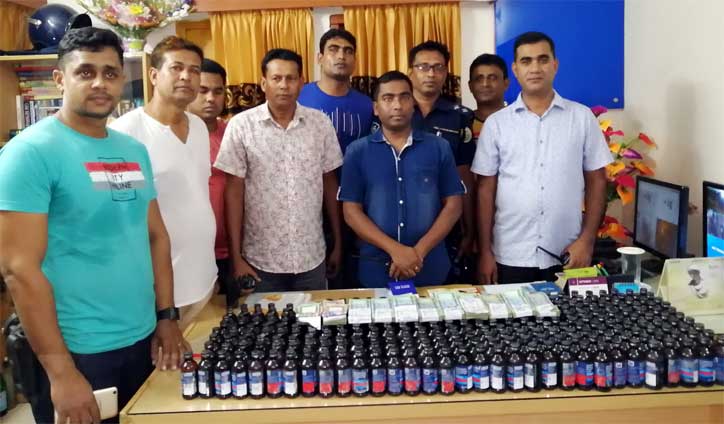 পিরোজপুরে ফেনসিডিলসহ গ্রেপ্তার ২