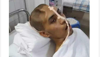 আড়াই লাখ টাকার জন্য হাসপাতালে আটকা মেধাবী বিজয়