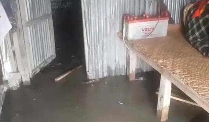 20 villages flooded, 2 die in Bhola