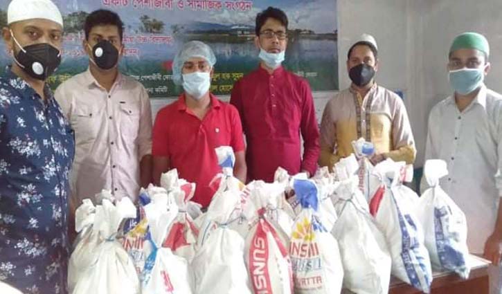 ঈদ ফুডপ্যাক দিয়েছে ‘টোক পেশাজীবী ফোরাম’ ঈদ ফুডপ্যাক দিয়েছে ‘টোক পেশাজীবী ফোরাম’