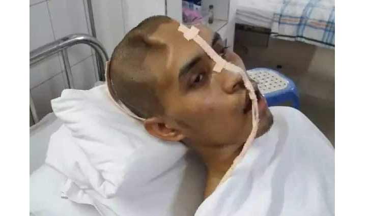 আড়াই লাখ টাকার জন্য হাসপাতালে আটকা মেধাবী বিজয়