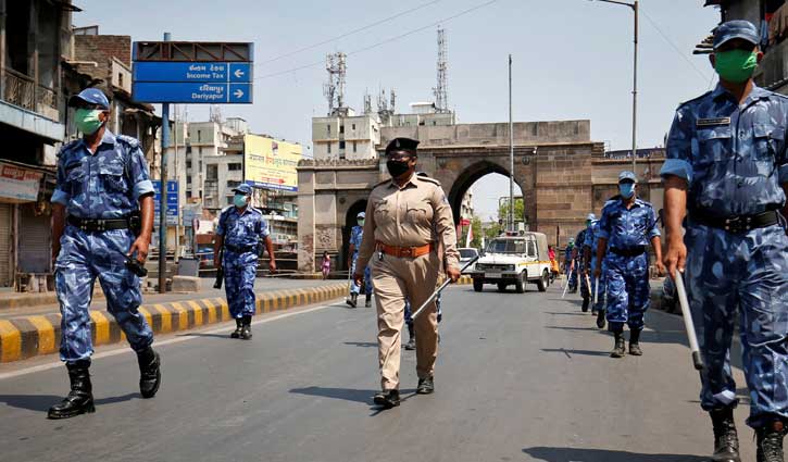 তৃতীয় দফায় লকডাউনের মেয়াদ বাড়ালো ভারত
