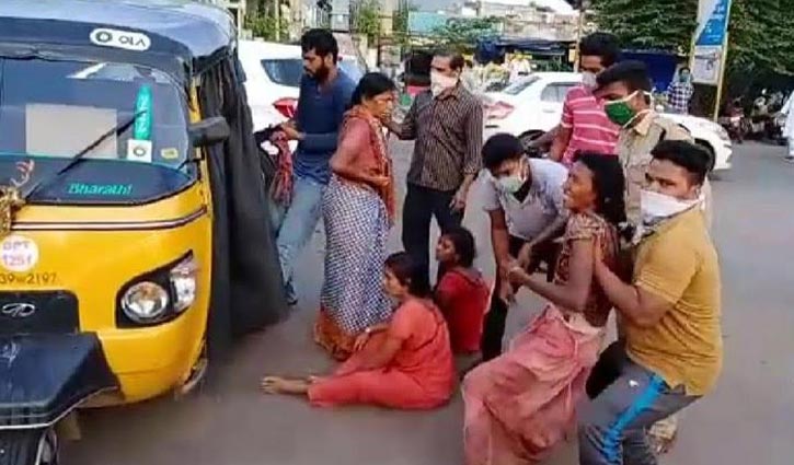 Eight dead after  gas leak in Indian factory