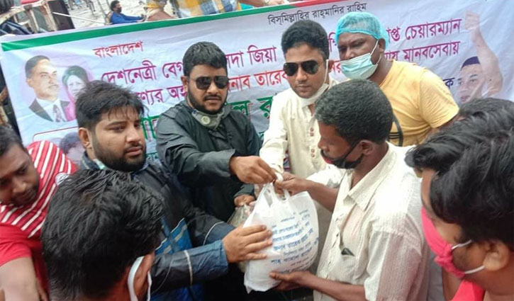 জয়পুরহাটে ৪ হাজার পরিবারকে ত্রাণ সহায়তা জয়পুরহাটে ৪ হাজার পরিবারকে ত্রাণ সহায়তা