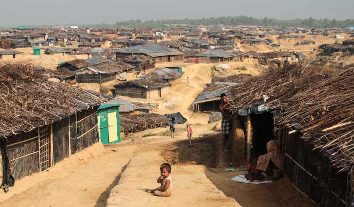 Over 8 hundred houses of Rohingya camp locked down