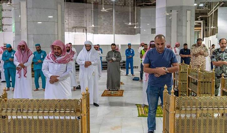 Saudi Arabia allows mosques to open for Jumma prayers