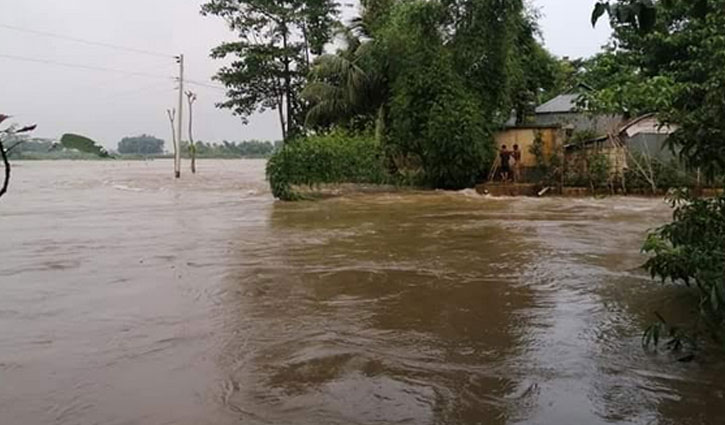 ভারী বৃষ্টিতে সুনামগঞ্জের নদীগুলোর পানি বেড়েছে ভারী বৃষ্টিতে সুনামগঞ্জের নদীগুলোর পানি বেড়েছে
