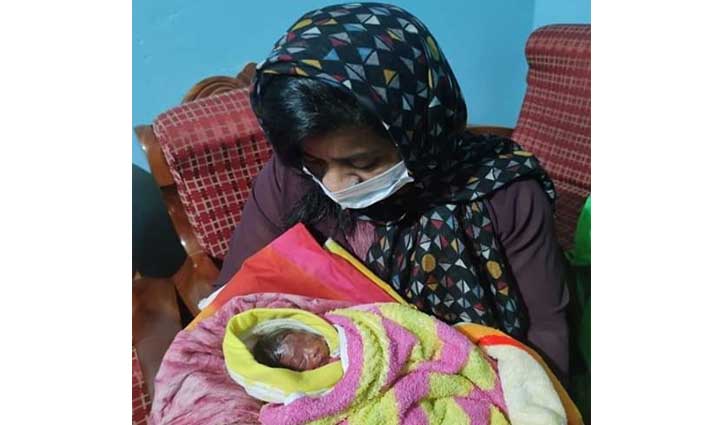 ধানক্ষেতে কুড়িয়ে পাওয়া নবজাতকের দায়িত্ব নিলেন ইউএনও ধানক্ষেতে কুড়িয়ে পাওয়া নবজাতকের দায়িত্ব নিলেন ইউএনও