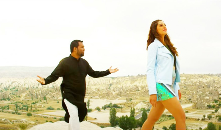 মুক্তি পেল তাপস-নার্গিস ফাখরির গানচিত্র