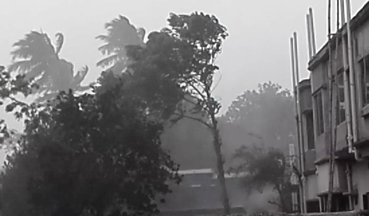 চুয়াডাঙ্গায় কালবৈশাখী চুয়াডাঙ্গায় কালবৈশাখী