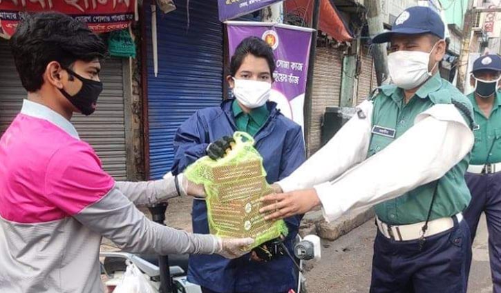 করোনা যোদ্ধাদের পাশে ফুডপান্ডা