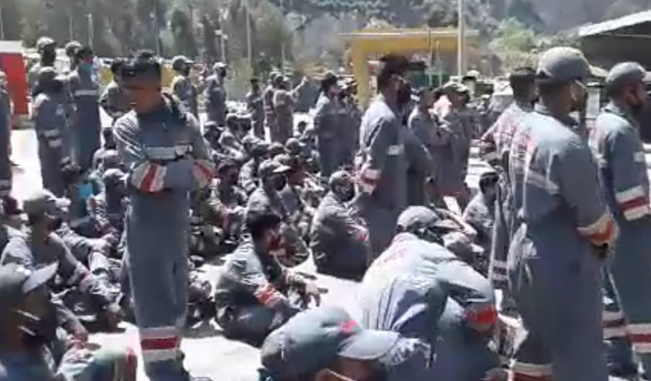 বেতনের দাবিতে লেবাননে বাংলাদেশি শ্রমিকদের বিক্ষোভ